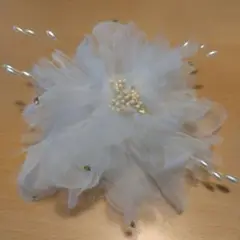 ホワイトフラワーコサージュ