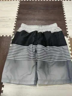 キッズ用水着 黒・グレー・白ストライプ