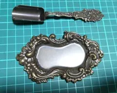 金属製スプーンとトレイのセット　ディスプレイ用