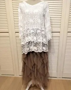 レースフラワー刺繡ブラウス