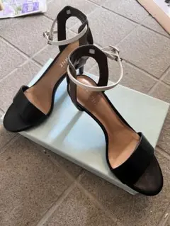 未使用新品！ハイヒール 黒 本革 サンダル