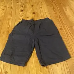 UNIQLO 紺色半ズボン 150サイズ