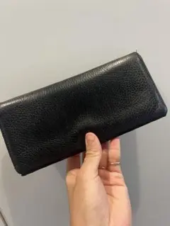 バーバリーロンドン　黒のレザー長財布　フラップ