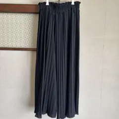 プリーツワイドパンツ