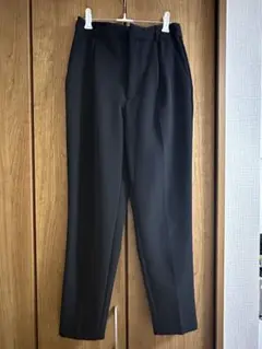 GU 黒 パンツ