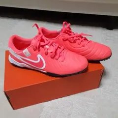 『新品、未使用』Nike ピンク サッカーシューズ27センチ
