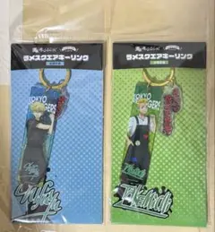 東京リベンジャーズ　カプコンカフェ　ラメスクエアキーリング　2種
