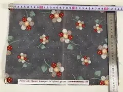 くまがいなおみさん花柄プリント生地