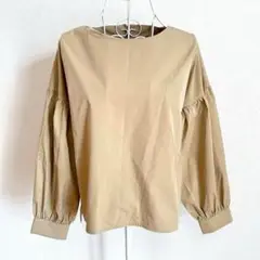 shemoshelly ベージュ バルーンスリーブ シャツ ゆったり 体型カバー