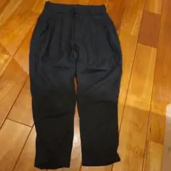 zucca 黒パンツ
