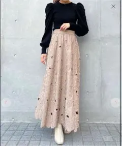 カットワークフレアスカート