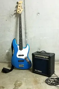 Baccus ベース(B.C.Rich アンプ付き)