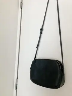 【美品】本革ショルダーバッグ　黒