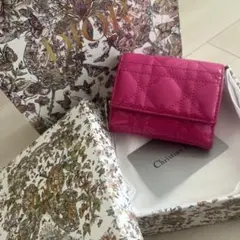 Dior エナメルキルティング 三つ折り財布 ピンク
