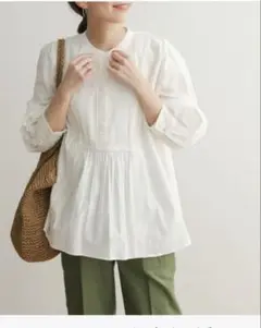 美品　URBAN RESEARCH DOORS ピンタックブラウス
