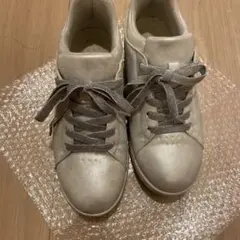 スパッとシューズ　おしゃれシルバー　22.5