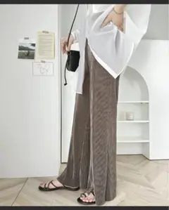 センタースリットプリーツパンツ
