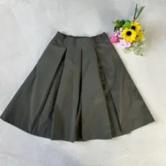 【ユニクロUNIQLO】タグ付き未使用品タックフレアスカートSサイズ　オリーブ