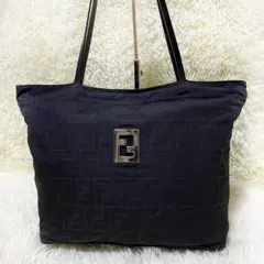 ✨希少極美品✨フェンディ トートバッグ ズッカ柄 FF金具 黒 ナイロン A4可