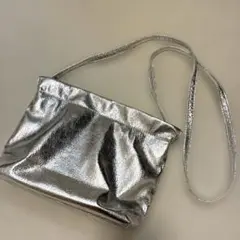 【新品】シルバー　ショルダーバッグ　メタリック