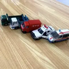 ミニカー 5台セット トラック 救急車 配達車　箱無し