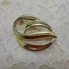 ブローチ
