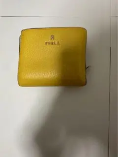 大分3 FURLA イエロー 二つ折り財布　本革　スモールウォレット　小さい財布