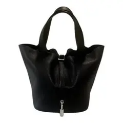 【大人気‼️】本革キューブバッグ22cm ブラック×シルバー金具