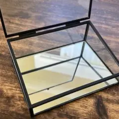 ガラス製ブラックアクセサリーケース