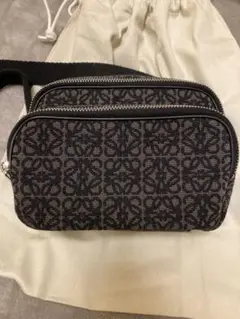 Item thumbnail for item a60ef693-6df6-4f6e-9b83-4b8a62d608ab