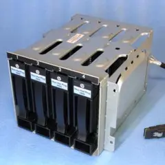 HP ML110 G7 4ベイ ドライブケージ 637214-001