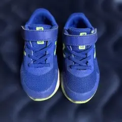 ニューバランス677