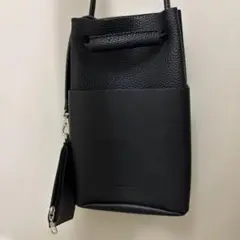ブラックレザーサコッシュ