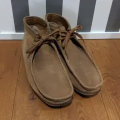 クラークス ワラビー ブーツ スエード
