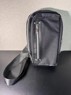 ボディバッグ