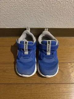 NIKE レボリューション5