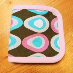 ハンドメイド　二つ折り財布