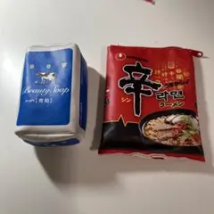 辛ラーメン・青箱ポーチ