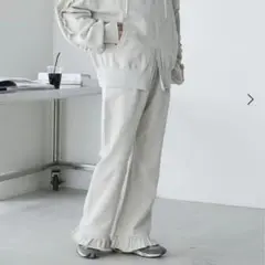 【9月30日まで価格】　フリル　スウェットワイドパンツ　グレー