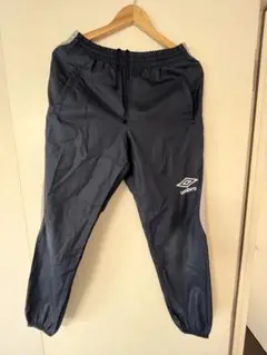 ✨値下げ可✨umbro ブラック ピステパンツ サイドジッパー付き