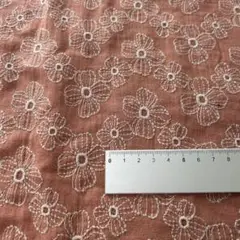 Wガーゼ刺繍生地残布　縦70cm×横90cm