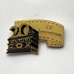 ★37705 フランス ピンバッジ ★20世紀フォックス 映画 フィルム75周年