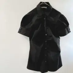 ブラック　パフスリーブ　シャツ　半袖　シンプル　スリムフィット　S