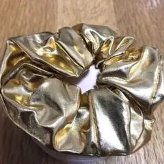 ゴールド シュシュ 光沢