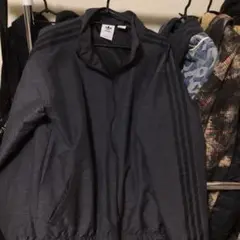 adidas ダークグレー ラインジャージ　L