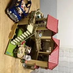 あかりの灯る 大きなお家とファミリーワゴン
