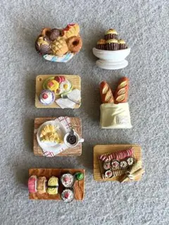ミニチュアフードマグネット／パン、マフィン、バゲット、寿司　他（7種類）