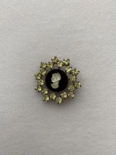 チェコガラスボタン カメオ風