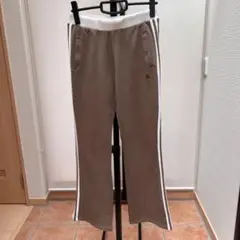 adidas ジャージパンツ フレア 薄茶色レディース L アディダス