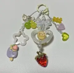 じゃらじゃら　キーホルダー　キャラクター　ひよこ　黄色　いちご
